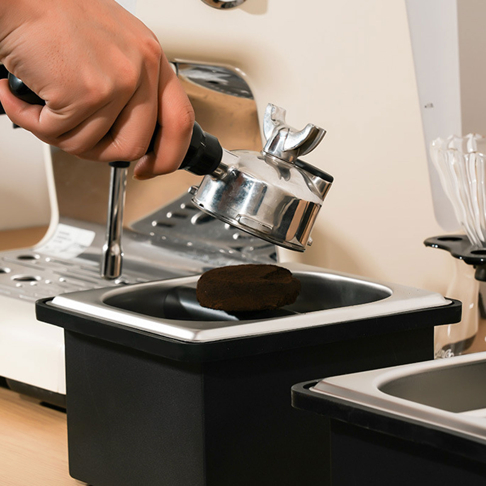 Contenitore per Fondi di Caffè - Coffee Knock Box recensione e prezzo